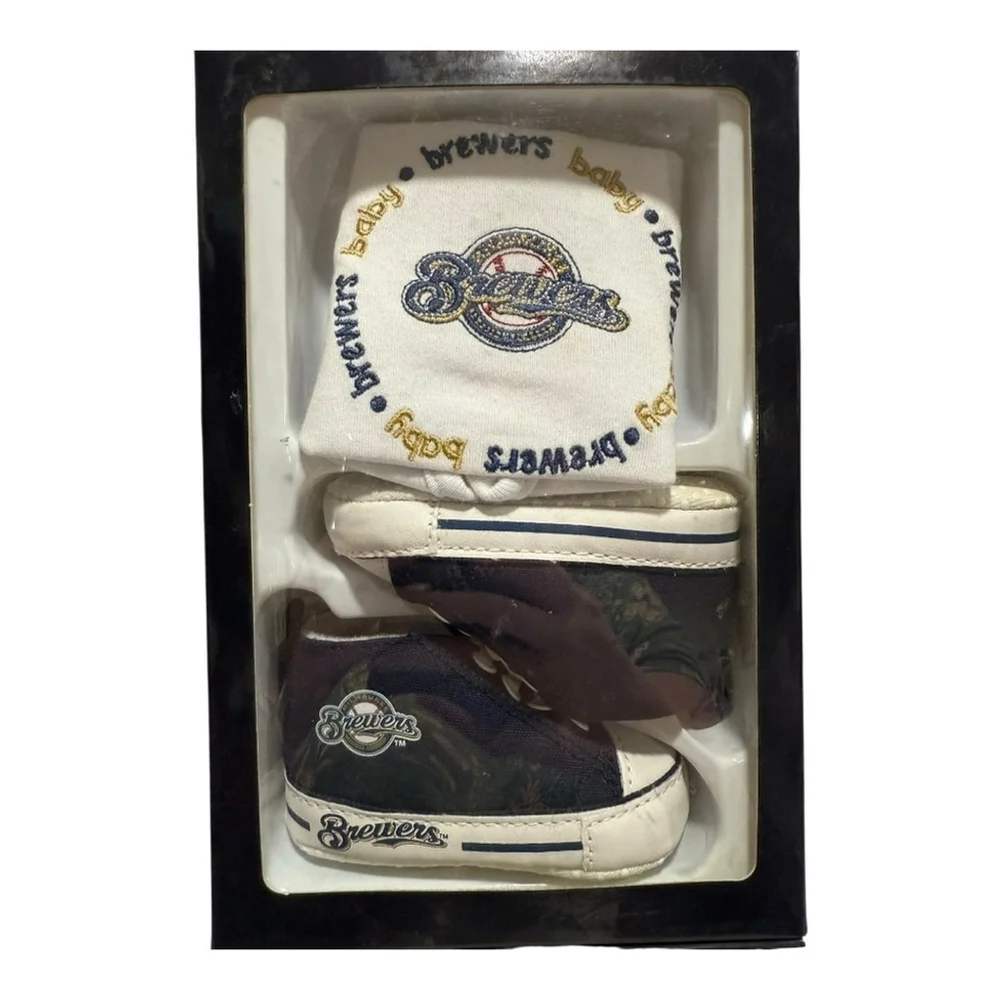 MLB Milwaukee Brewers Baby Gift Set Starting Lineup - Bib Pre-walker Shoes NWT